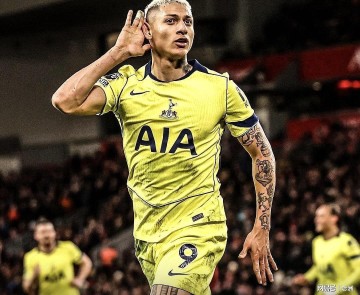 kaiyun-足坛一夜动态：利物浦1-1热刺！曼联3-1维拉 巴萨5-2飞翼戴帽