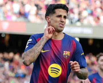 开云体育app-巴萨飞翼神作：奔袭50米破门+造2点球！5万人鼓掌 梦回巅峰|巴塞罗那|坎塞洛|塞维利亚|朱尔斯-孔德|曼城_新浪体育_新浪新闻